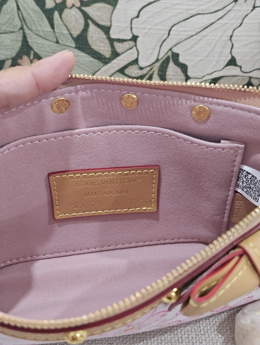 SUPER CUTE X TAKASHI MURAKAMI CHERRY BLOSSOM POCHETTE ACCESSOIRES BAG - Picture 4 of 7